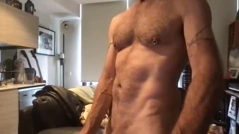 jrocket2 online show from November 3, 2025, 5:42 am