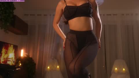 Jennifer Diaz online show from November 1, 2025, 7:27 pm