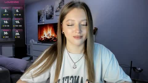 Julia and Julia online show from September 9, 2025, 7:13 pm