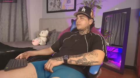 juan_alvarez18 online show from February 21, 2026, 7:42 am