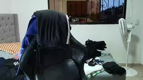 juan_gomez_1 online show from January 12, 2026, 11:10 pm