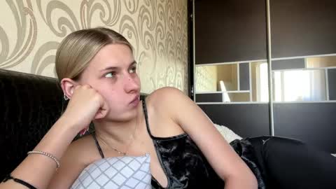Lola online show from June 4, 2026, 6:08 am