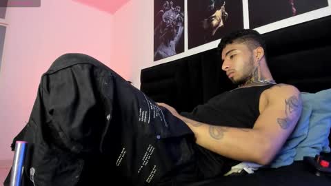 juancamilo66_ online show from November 4, 2025, 4:11 am