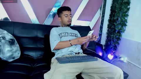 juancamilo66_ online show from February 16, 2026, 2:02 pm