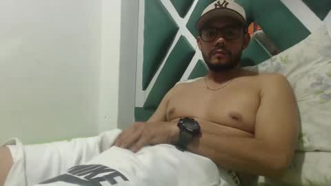 Snapshot of juanfe_style chatting on November 12, 2025, 11:14 pm juanfe_style online show from November 12, 2025, 11:14 pm