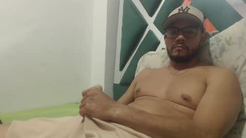 Snapshot of juanfe_style chatting on November 13, 2025, 11:25 pm juanfe_style online show from November 13, 2025, 11:25 pm