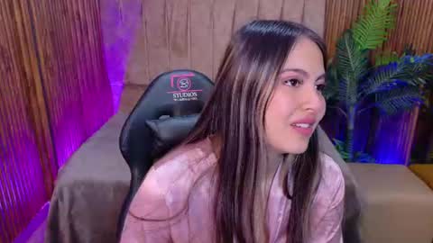 Snapshot of juanita_tay chatting on July 9, 2026, 11:47 am JUANITA online show from July 9, 2026, 11:47 am