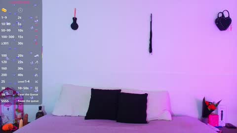 Blue online show from December 15, 2025, 4:33 pm