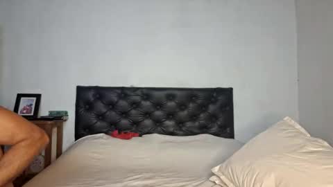 juanyroo online show from March 9, 2025, 2:50 am