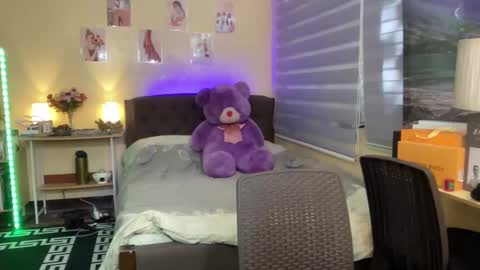 EloiseMoree online show from February 2, 2025, 6:48 am