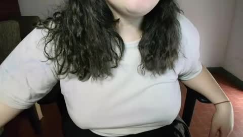 Snapshot of judithamelia chatting on October 22, 2025, 9:47 pm Judithamelia online show from October 22, 2025, 9:47 pm