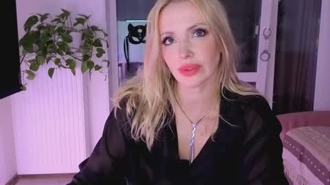 Goddess Julia online show from September 13, 2025, 6:18 pm