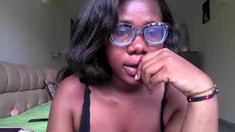 juiceyy_melons online show from June 11, 2026, 9:51 am