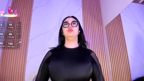 Juicy online show from November 7, 2025, 11:10 am