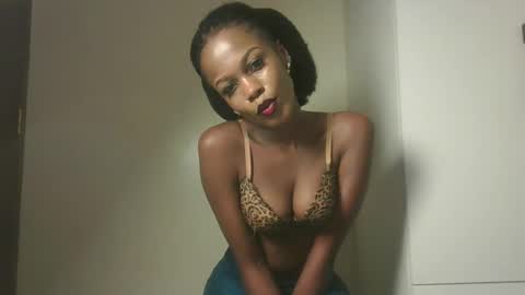 Juicey lovely online show from March 16, 2026, 5:24 am