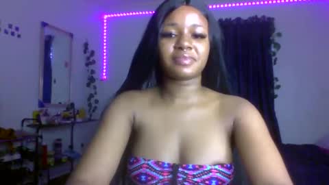 Snapshot of juicy_pussy1122 chatting on October 24, 2025, 8:00 am Emily online show from October 24, 2025, 8:00 am