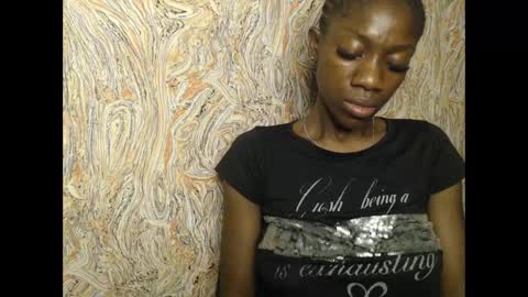 queen online show from February 14, 2025, 7:33 pm