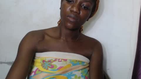 Snapshot of juicyberryx chatting on June 13, 2026, 11:24 pm queen online show from June 13, 2026, 11:24 pm
