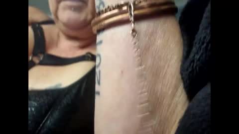 Snapshot of juicygina_ chatting on December 5, 2024, 12:55 pm Juicygina  online show from December 5, 2024, 12:55 pm