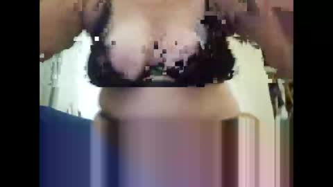 Snapshot of juicygina_ chatting on October 9, 2025, 10:52 pm Juicygina  online show from October 9, 2025, 10:52 pm