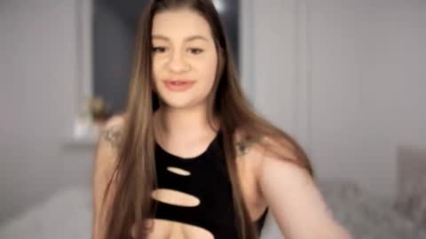 Elena online show from December 14, 2025, 3:39 pm