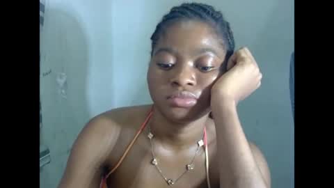 juicynpinkx online show from April 7, 2026, 5:02 pm