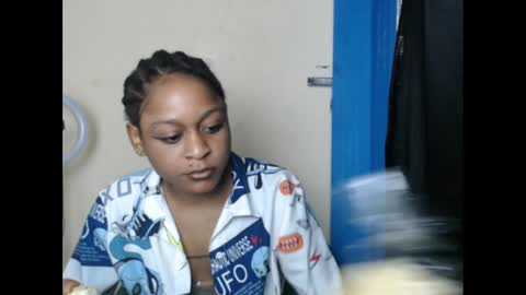 juicynwetx online show from February 26, 2025, 7:20 am