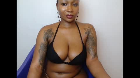 juicyxpink online show from March 5, 2025, 4:57 pm