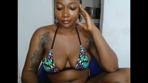 juicyxpink online show from November 23, 2025, 11:37 pm