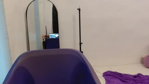 juicyxpink online show from March 21, 2026, 9:25 am