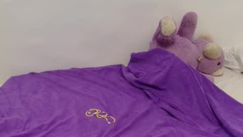 juicyxpink online show from March 24, 2026, 7:57 am