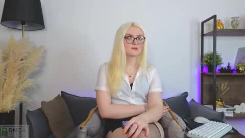 Jules Night online show from September 29, 2025, 10:14 pm