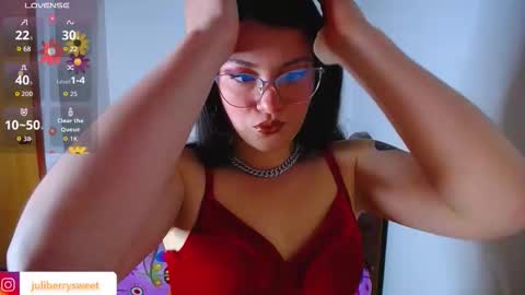 Juliana online show from October 25, 2025, 3:47 am