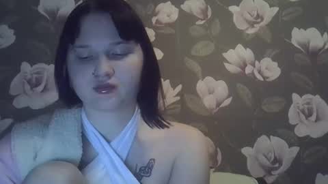 julia1605 online show from February 22, 2026, 7:01 pm