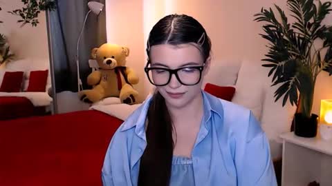 Snapshot of julia485262 chatting on May 29, 2026, 8:23 am julia485262 online show from May 29, 2026, 8:23 am