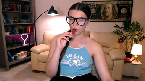 julia485262 online show from July 12, 2026, 8:33 pm