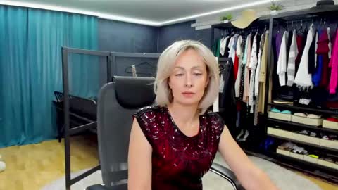 Snapshot of julia__cherry_ chatting on May 23, 2026, 2:10 pm julia__cherry_ online show from May 23, 2026, 2:10 pm