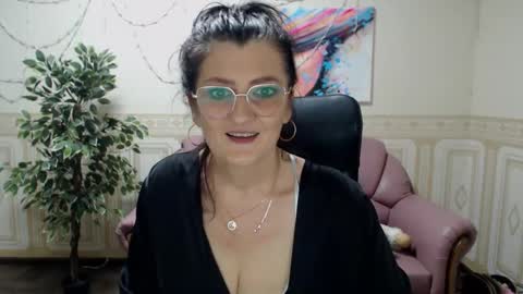Snapshot of julia_andersone chatting on February 2, 2025, 4:43 pm Julia Andersone online show from February 2, 2025, 4:43 pm