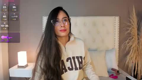 Snapshot of julia_martinezz_ chatting on February 2, 2026, 11:31 am J U L IA M A R T I N E Z online show from February 2, 2026, 11:31 am