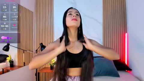 Snapshot of julia_martinezz_ chatting on February 23, 2026, 11:40 am J U L IA M A R T I N E Z online show from February 23, 2026, 11:40 am