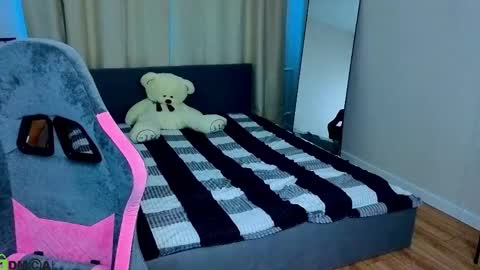 Julia Shyy online show from June 2, 2026, 1:51 am