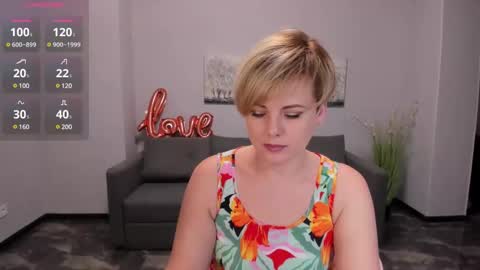 Julia online show from February 12, 2025, 12:55 pm