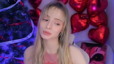 Julia online show from April 22, 2026, 3:57 pm