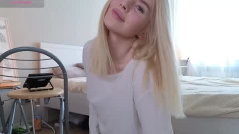 Molly online show from December 8, 2024, 6:11 am