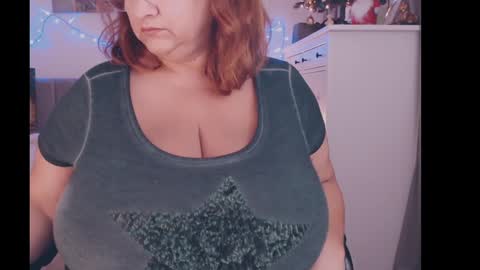 Snapshot of julialiones chatting on December 20, 2024, 8:45 pm julialiones online show from December 20, 2024, 8:45 pm