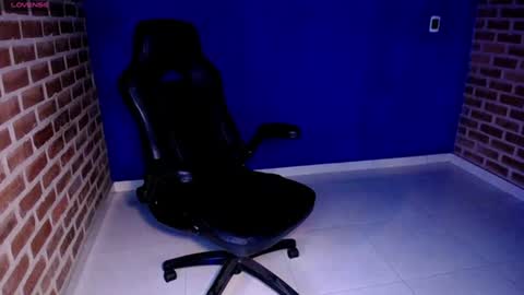 Julian online show from January 10, 2025, 10:46 pm