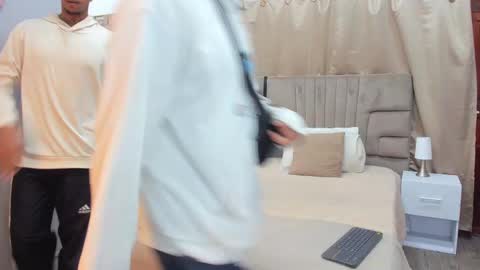 julian billy online show from December 27, 2024, 11:28 am