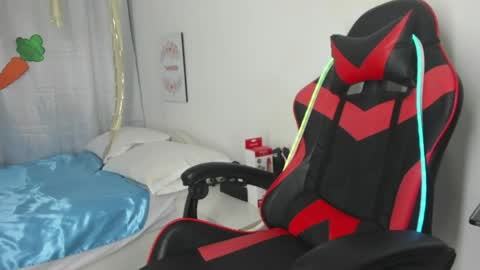 Julian online show from April 4, 2026, 7:00 pm