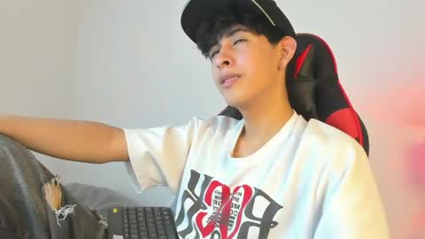 Julian online show from May 21, 2026, 7:43 pm