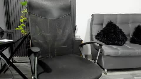 Julian online show from February 5, 2025, 1:58 am